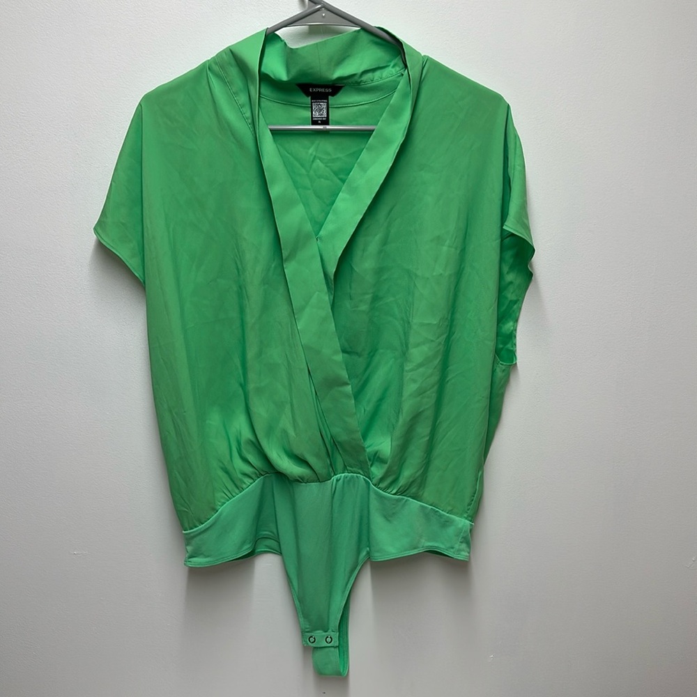 Green express bodysuit